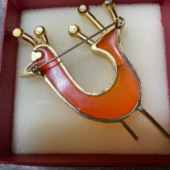 Rare Funky Vintage 1960’s Resin Bird Brooch Made by “JOY” - Picture 2 of 3